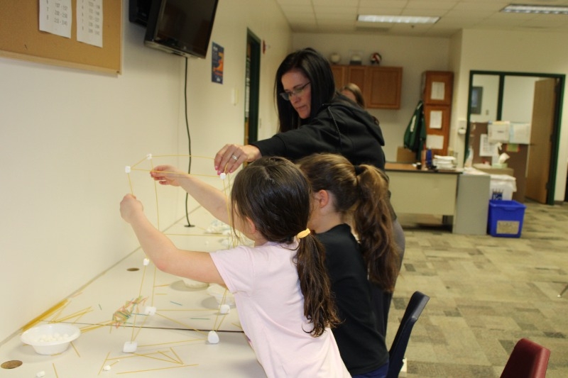 HowellsDodge Consolidated Elementary Literacy Night Held Monday